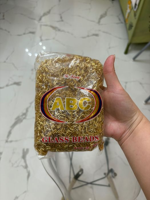 Продам стеклярус новый золото