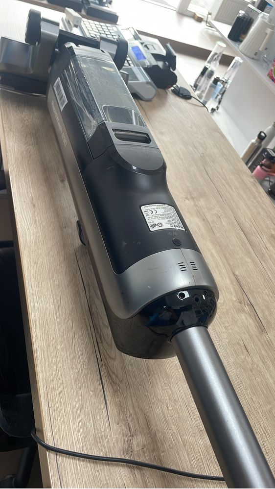 Eureka aspirator cu spalare