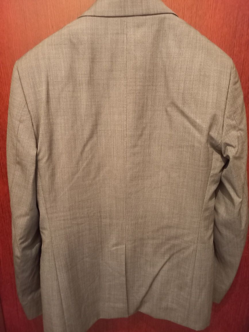 Продам новый пиджак Massimo Dutti
