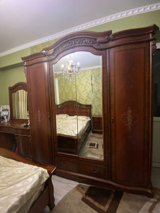 Спальный гарнитур