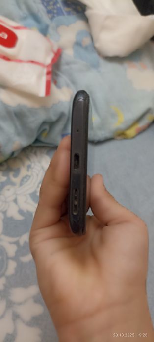 Срочно Продается Редми 9С 3/64 коробка есть в хорошем состояние