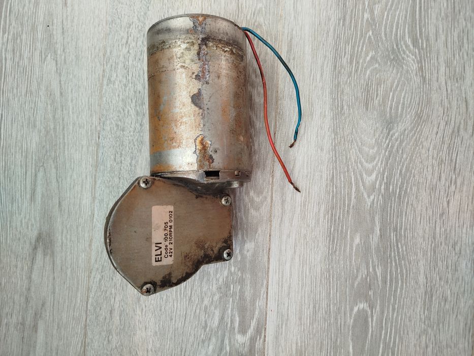 Vând Grup moto-reductor 42V/110W CC