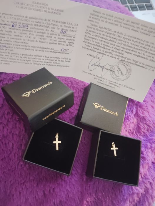 Cruciuliță din aur de 14k