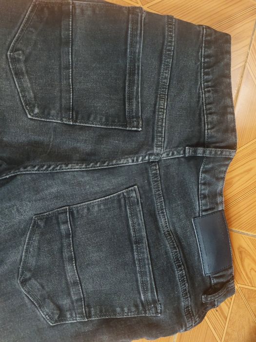 Blugi scurti barbati