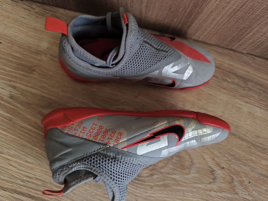 Детски футболни обувки стоножки  Nike Phantom VSN 2 Academy 32номер
