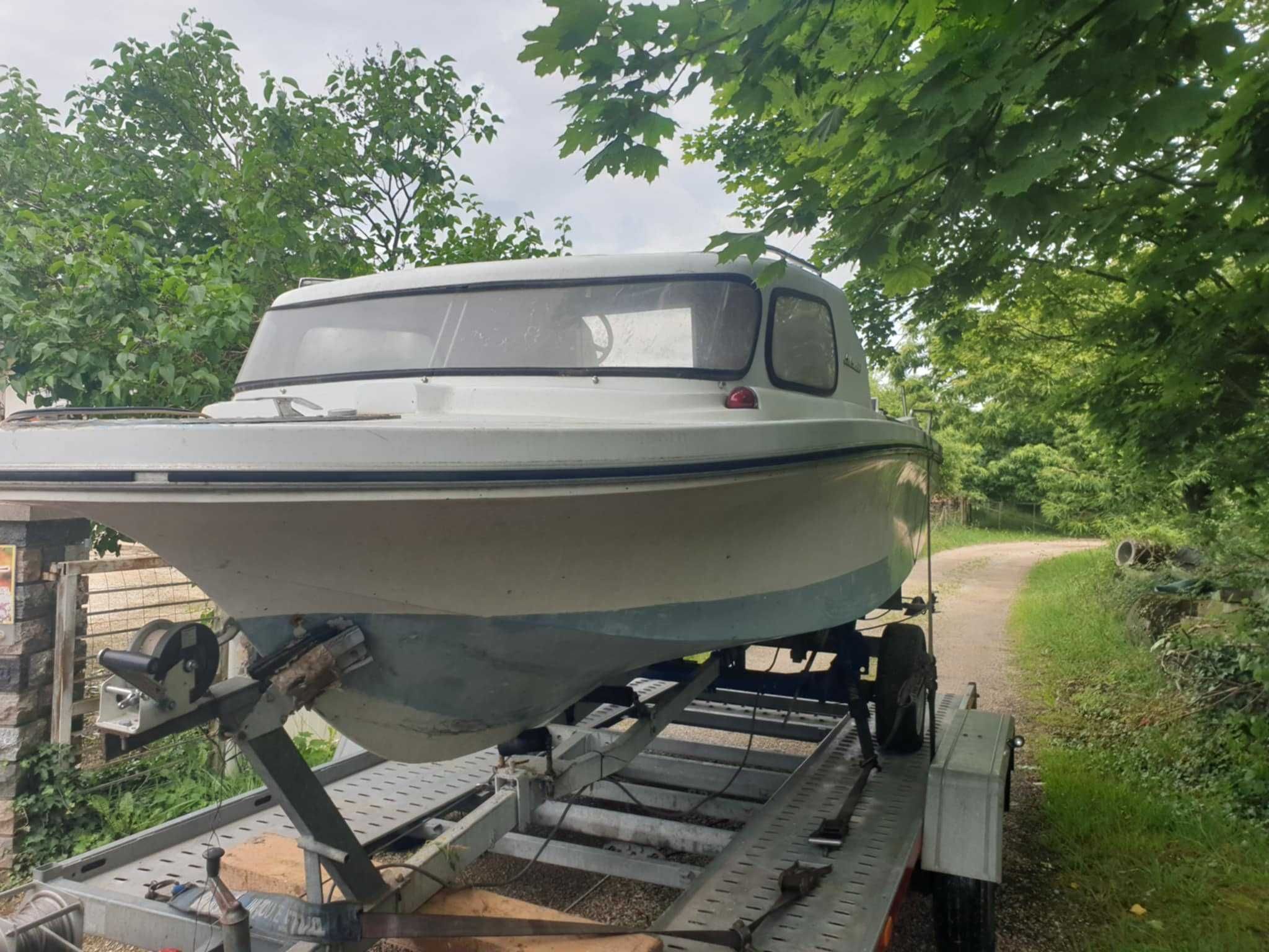 Barca cu motor Neptune 520