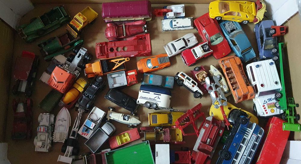 Matchbox и други ретро колички, играчки и модели