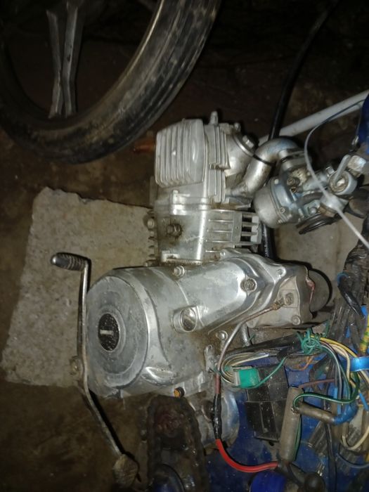 Vând sau schimb cu scuter