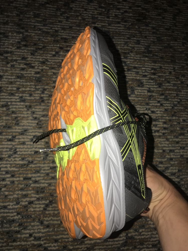 ASICS номер 45 дължина на стелките 28см