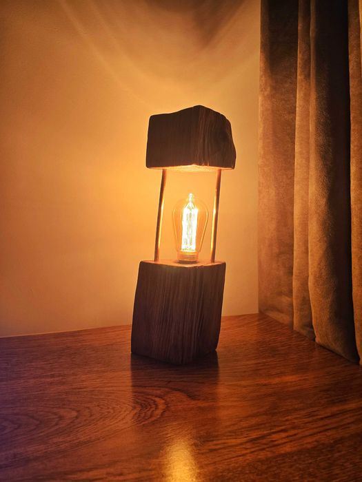 Lampă birou decorativă din lemn masiv de stejar cu bec Edison vintage