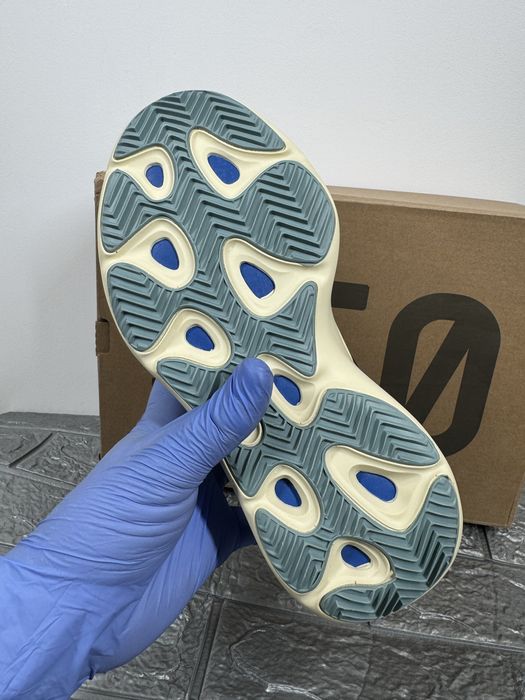 Yeezy boost 700 Azael