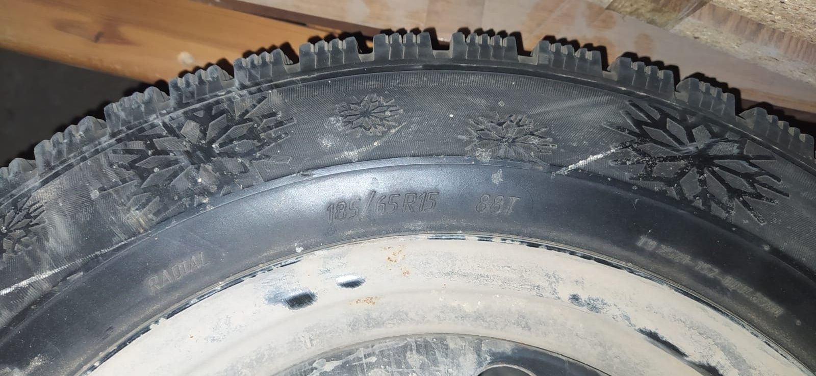 Колёса комплект R15 185/65 с новыми дисками.