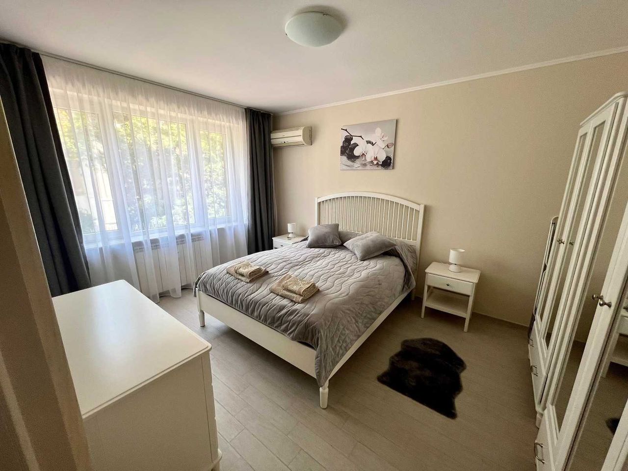 Продава се Тристаен апартамент в София, Банишора - 87 кв.м за 1725 €/кв.м - Снимка #2