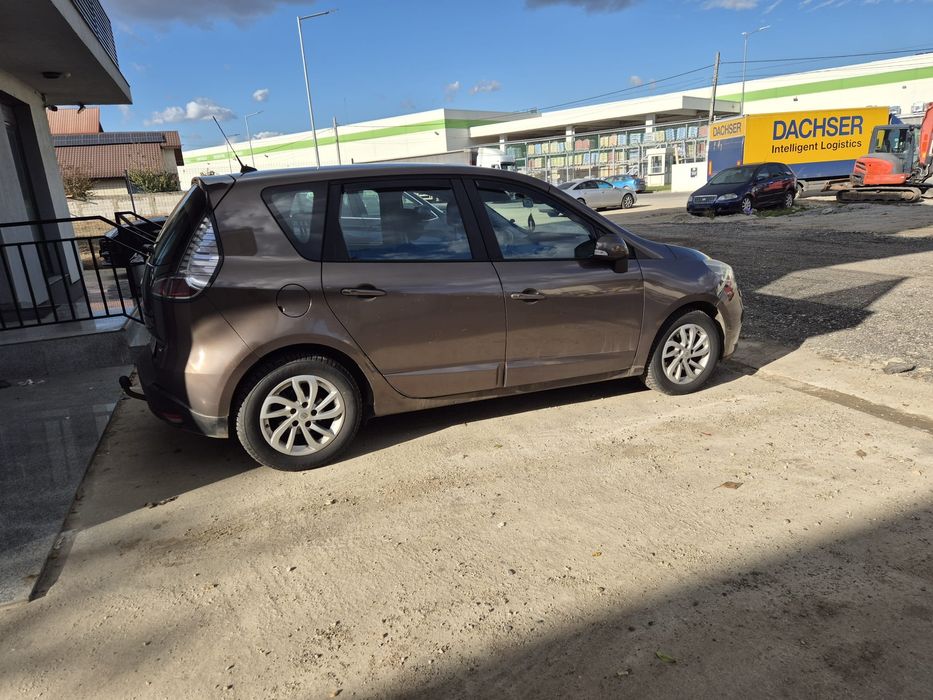 Renault Scenic 5 locuri
