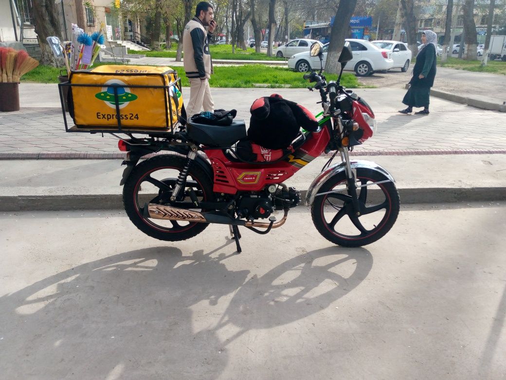 Moto skuter motosikl skutr moped