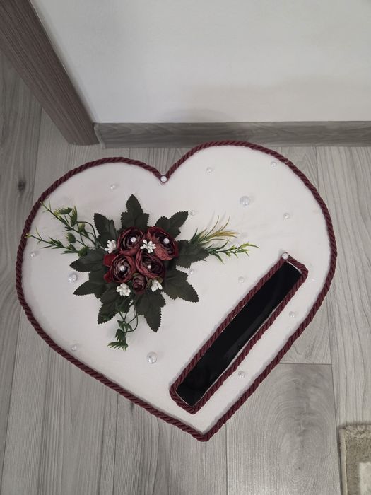 кутия която се слагат пари в сватба