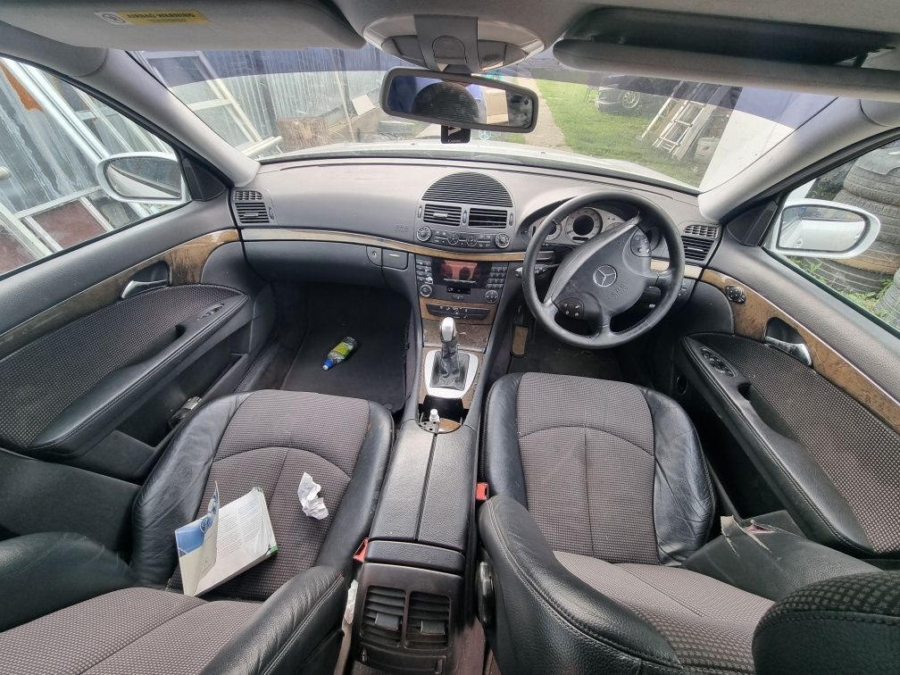 Dezmembrez Mercedes E class E220 W211