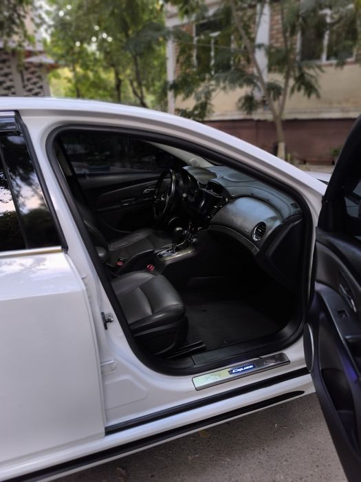 Cruze 1.8 Идеал Ягона