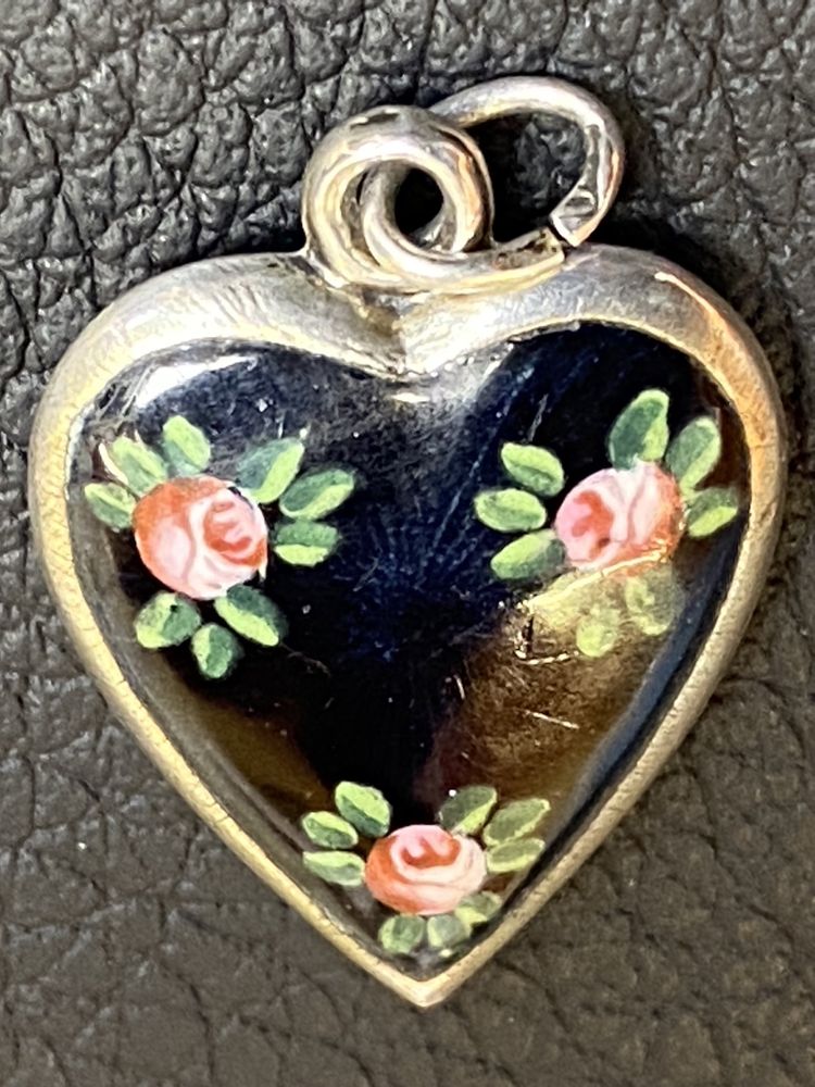 Старинен медальон сърце стара запалка бензинова ключ