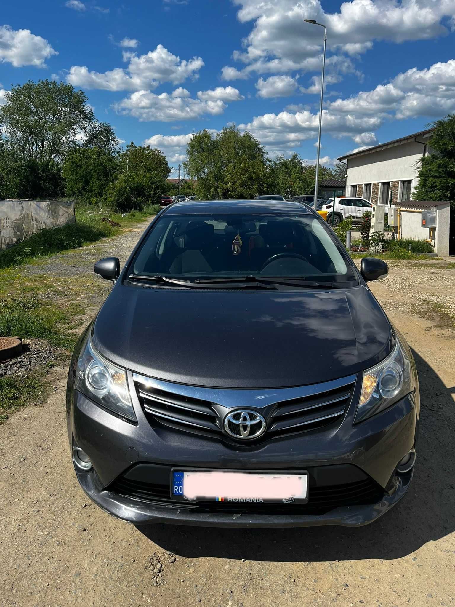 Toyota Avensis T27 2.0 - 2012