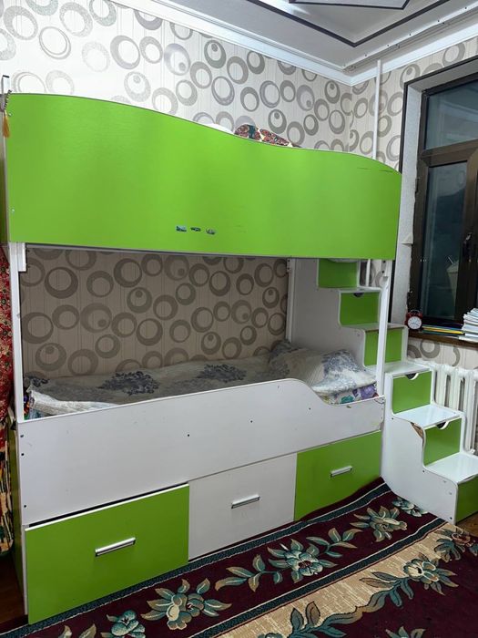 Шкаф болшой двухэтажный