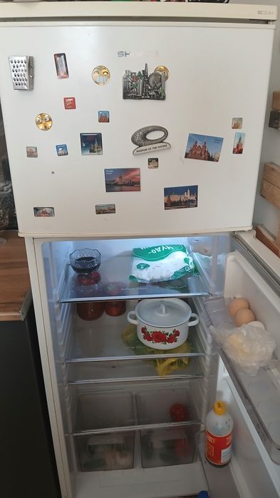 SHIVAKI. Холодильник.