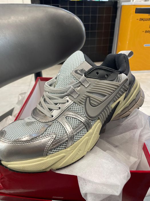 Кроссовки новые Nike
