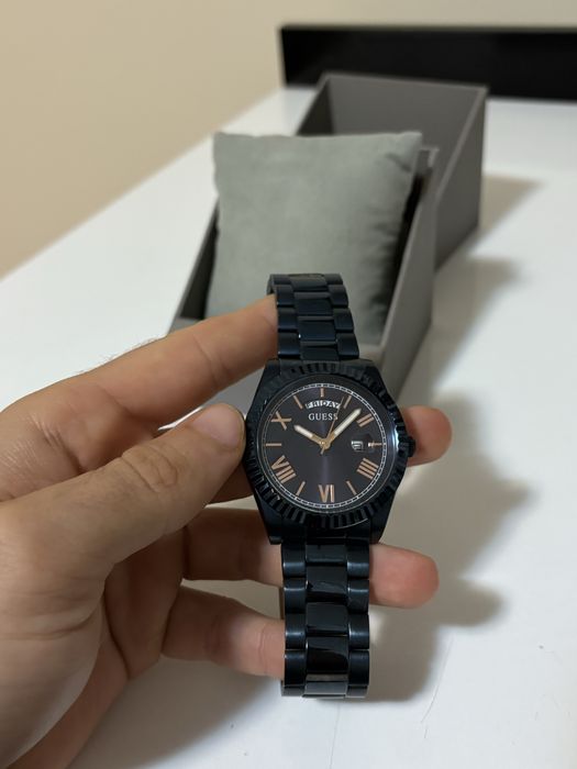 Часовник GUESS GW0265G9