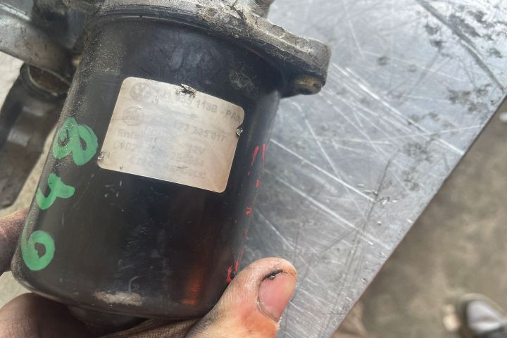 Ansamblu stergatoare parbriz volan pe stanga 1J0 955 325 A Volkswagen