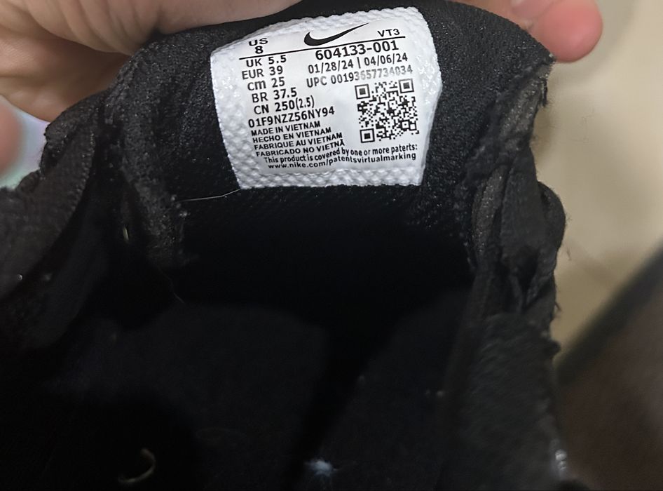 Nike air tn culoarea neagra