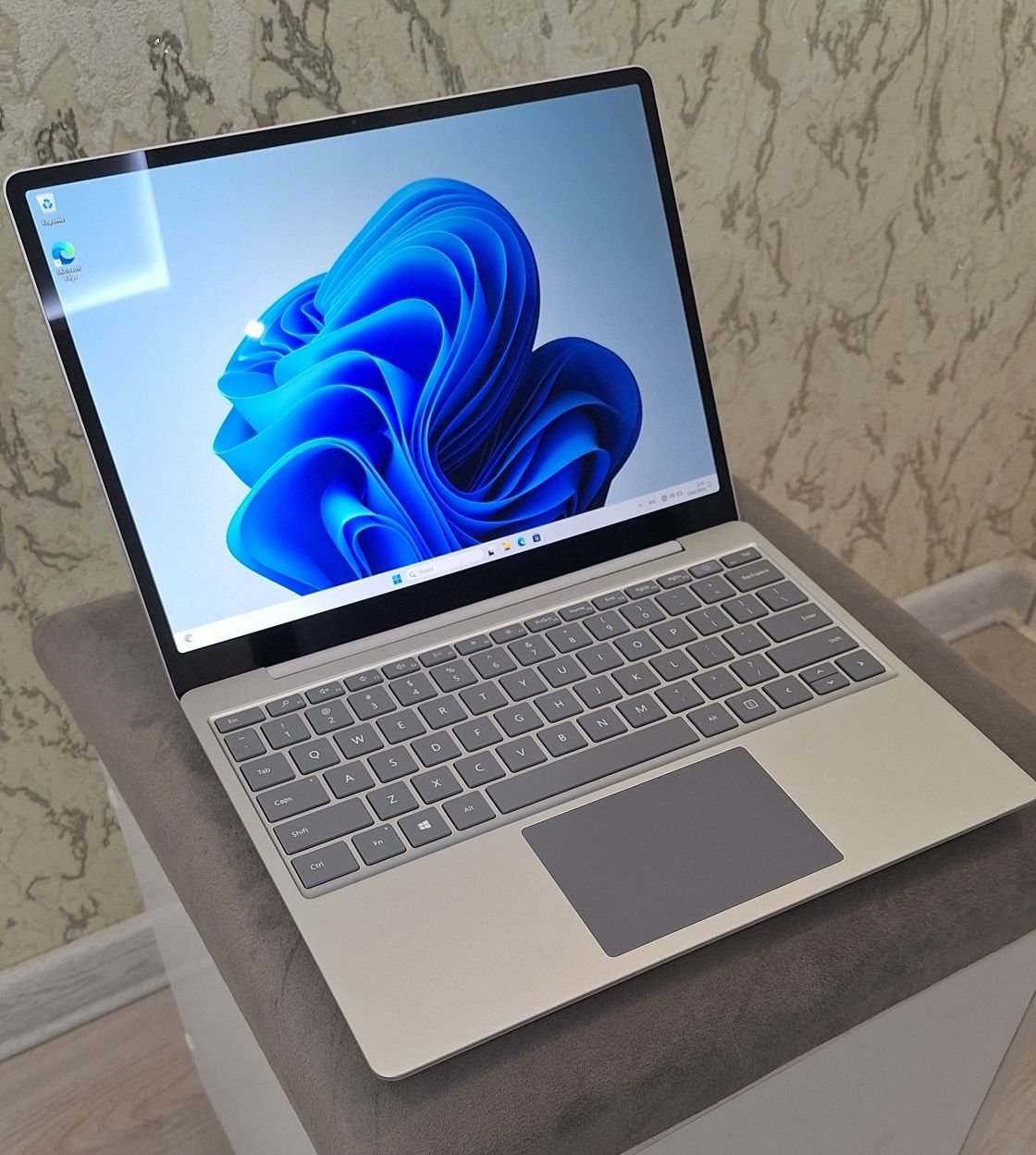 Microsoft Surface Go 12.5 FullHD+тачскри I5-1035G1 16GB/256SSD Face Id