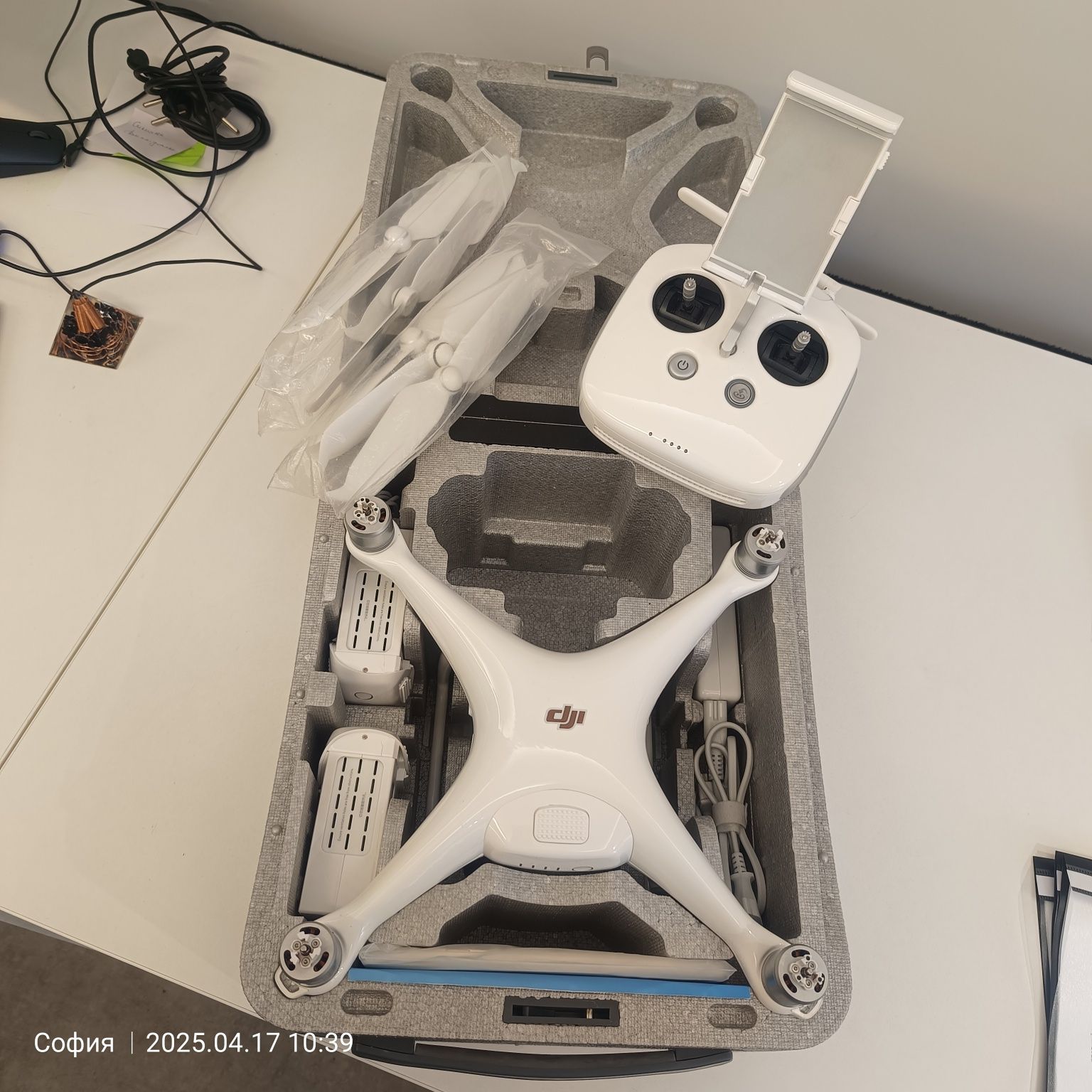 Продавам дрон DII Phantom 4