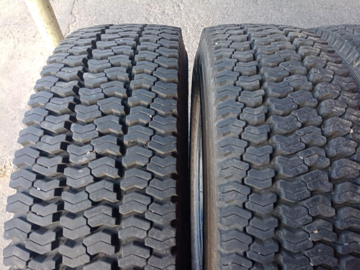 4 anvelope de iarna ca noi Continental 275/70 R22,5