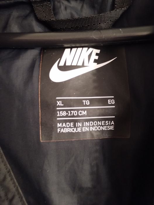 Geaca  Nike cu gluga originala