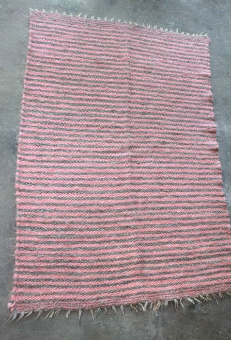 Ръчно тъкани килими.