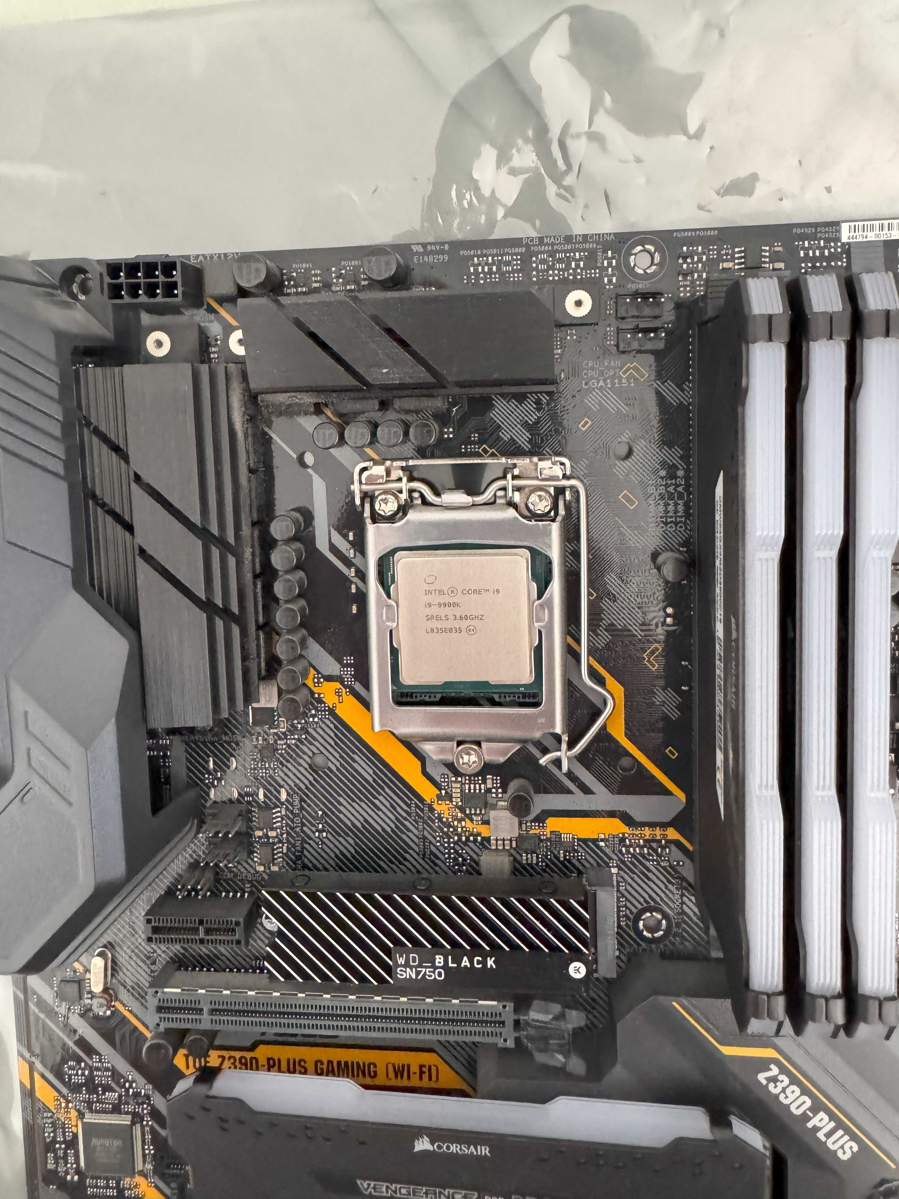 Продавам компютърна конфигурация с Intel Core i9-9900K CPU на части