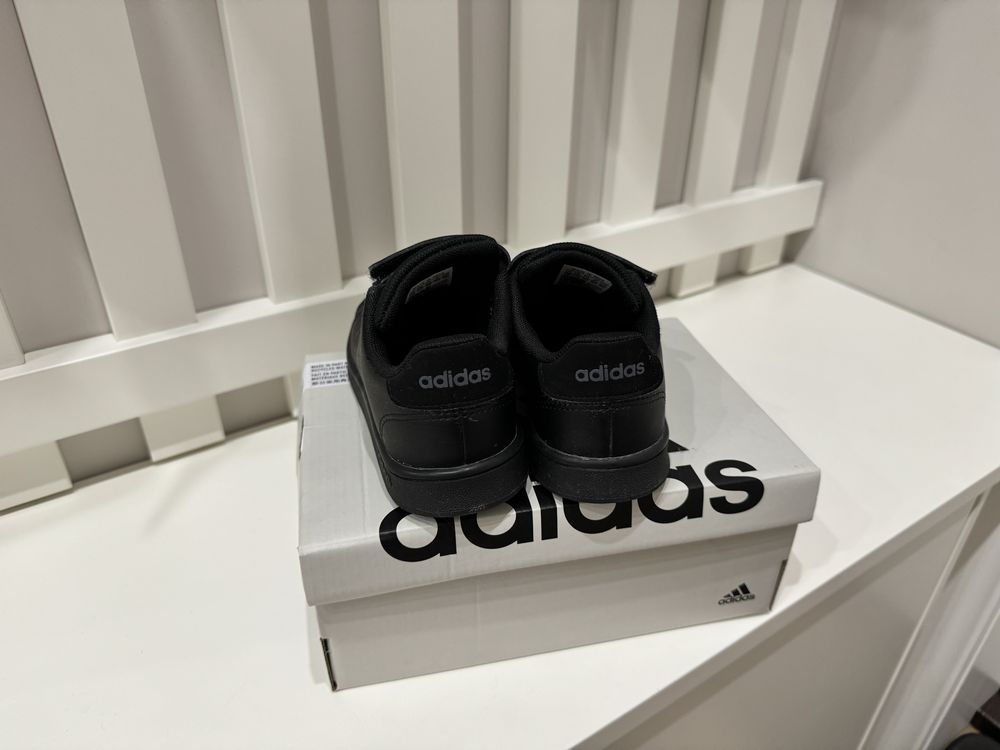 кроссовки adidas