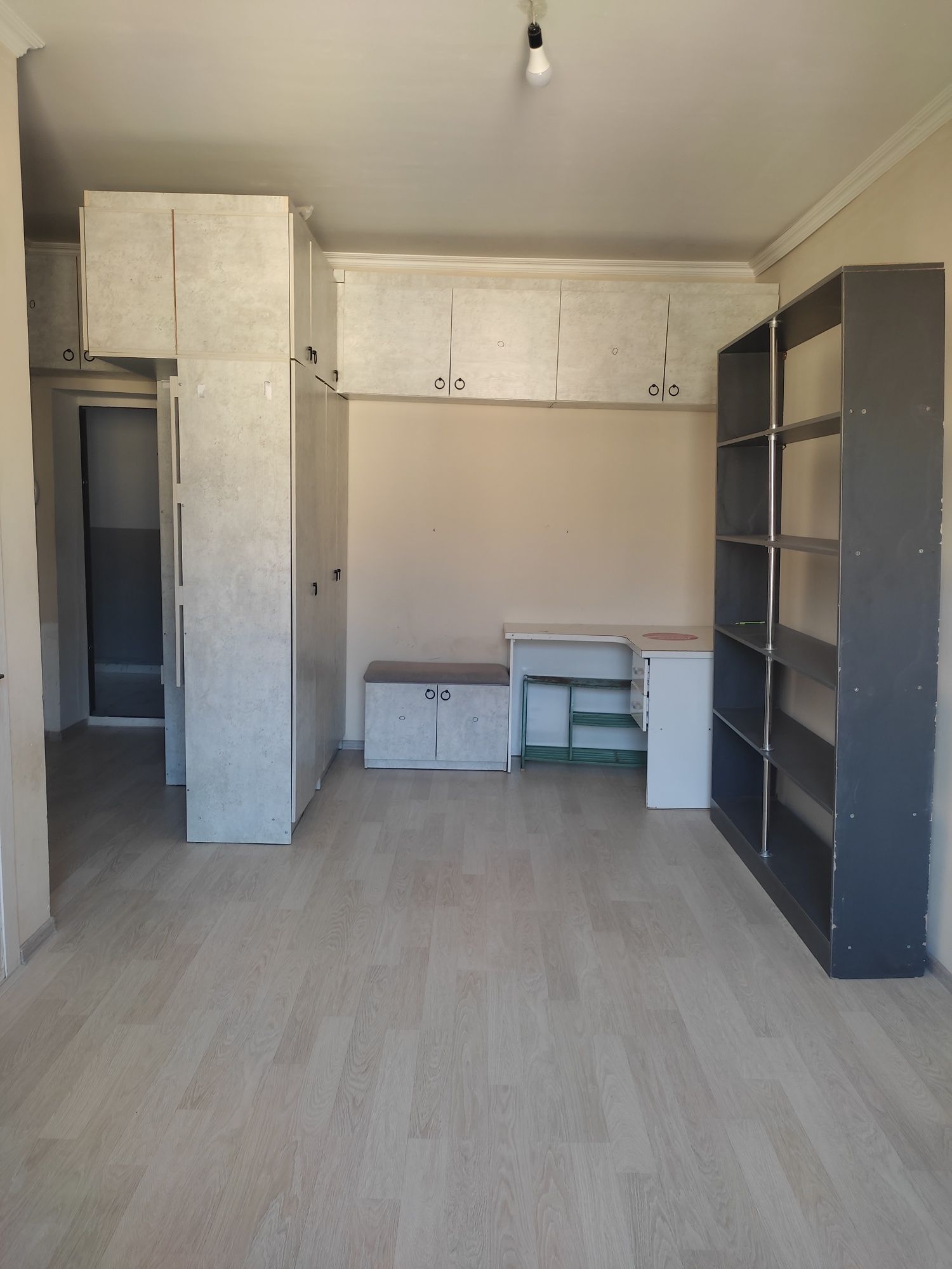 Продается квартира возле метро СЕРГЕЛИ