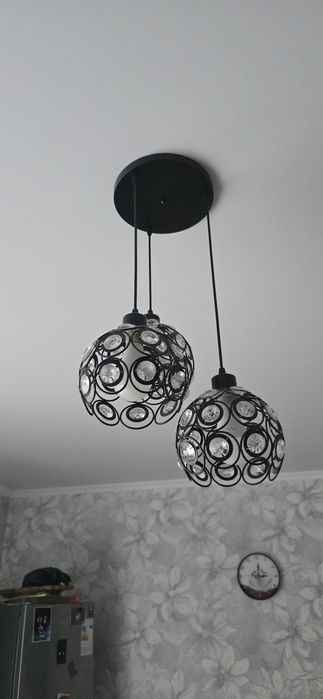 Продам люстру в отличном состоянии