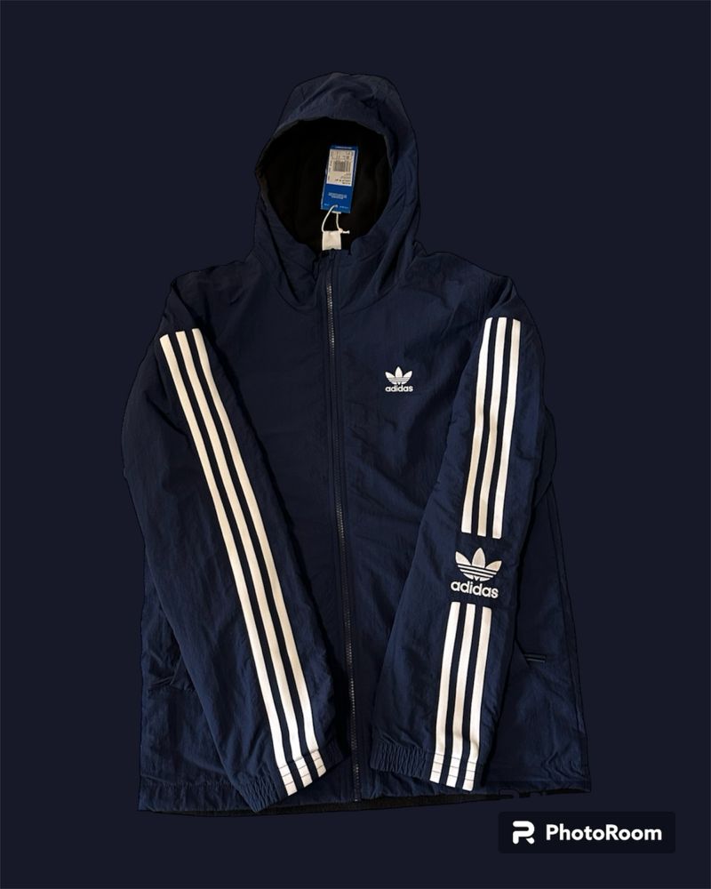 Пролетно двустранно яке на Adidas.