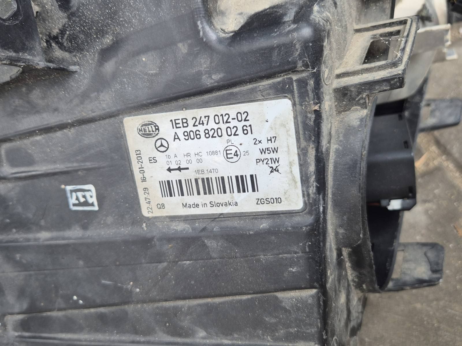 Ляв и Десен Фар за Mercedes sprinter w909/Мерцедес спринтер w906