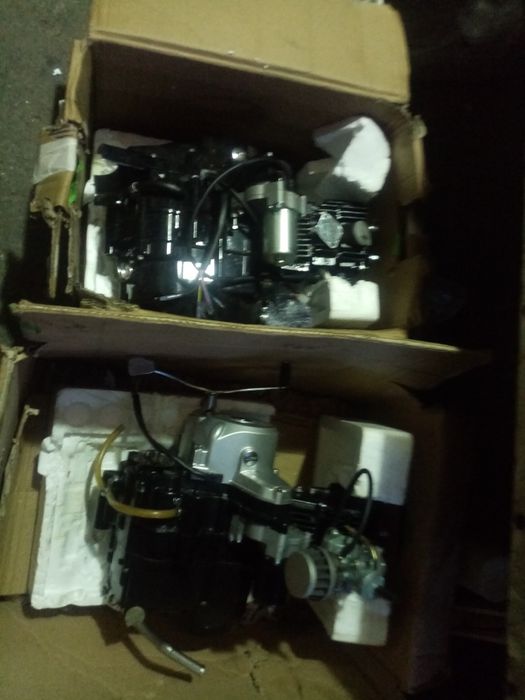 Motor 3+1, semiautomat pornire electric și pedala.
