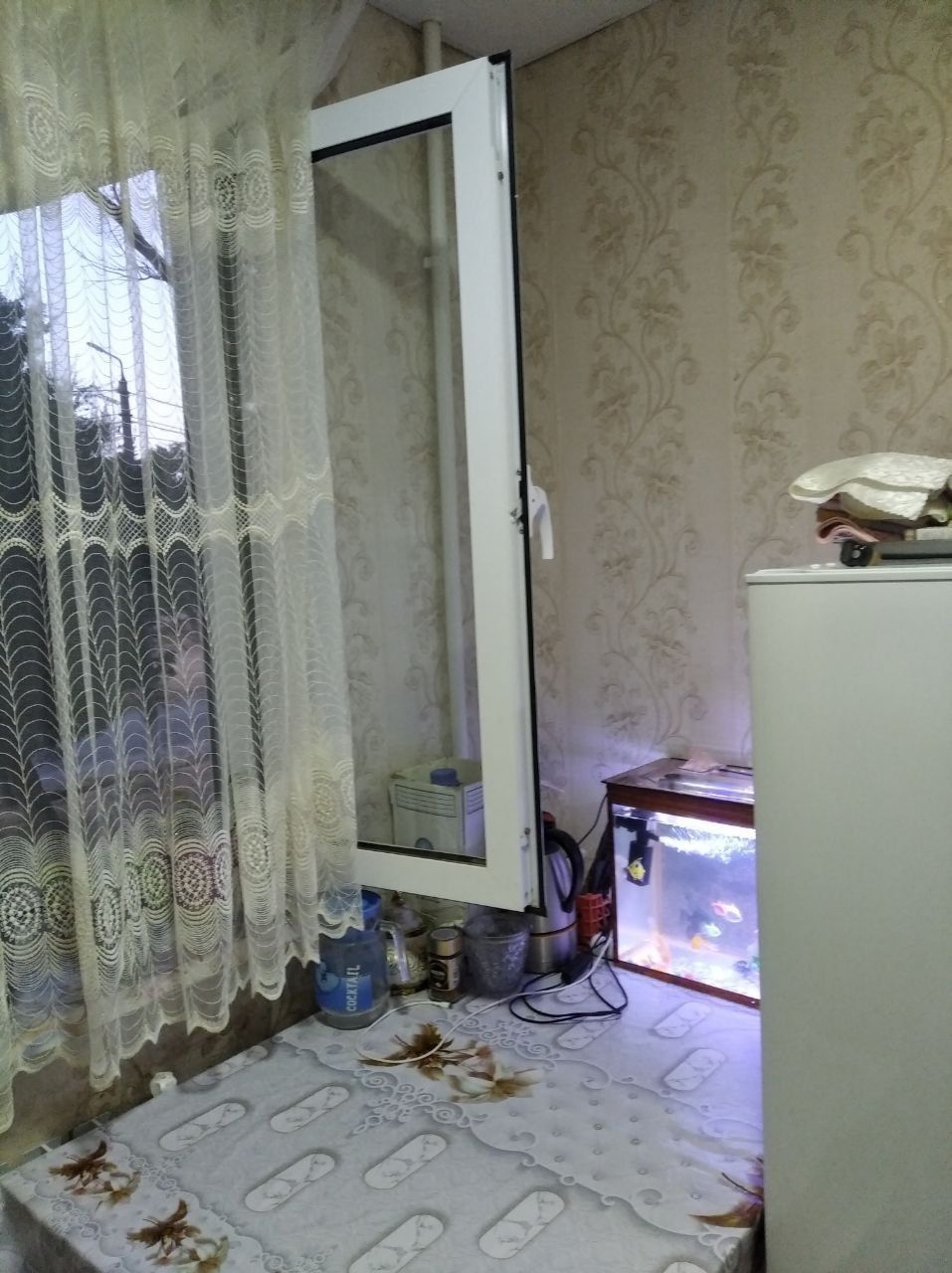 Чирчикда квартира срочно сотилади хужжатлари нотариусга таййор