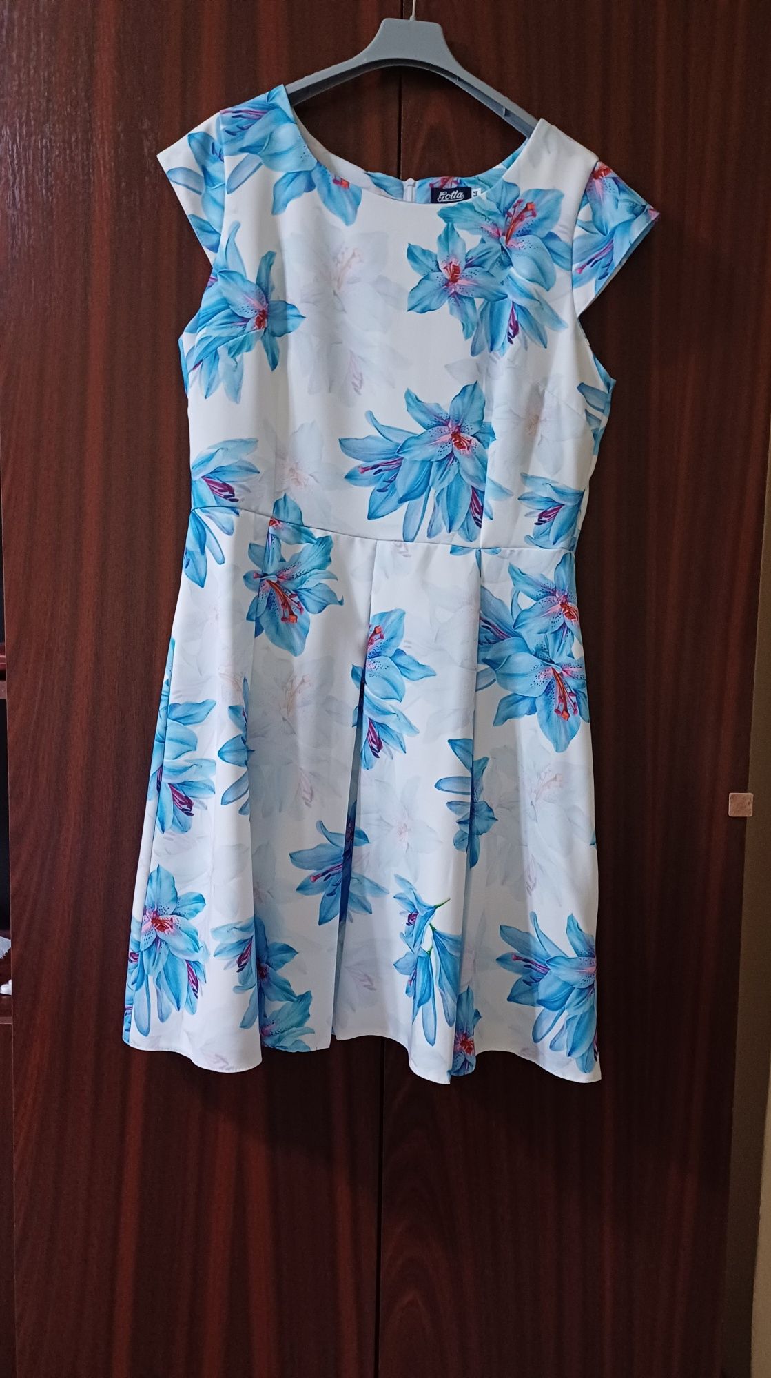 Rochie elegantă de vară, mărime  44.  Rochia este nouă.