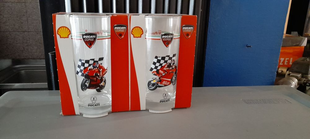 Колекционерски чаши.Уникален подарък за малки големи и рокери.