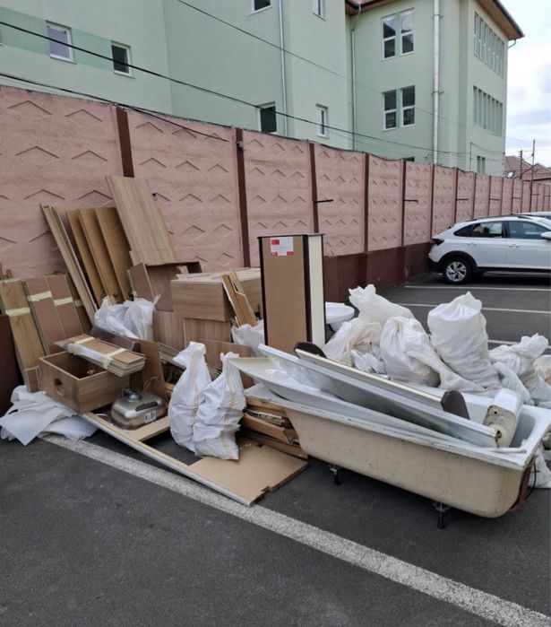 Demolări interioare/Decopertări gresie si faianta/Debarasări/ NON-STOP