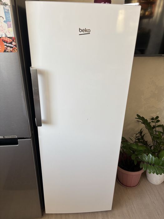 Продам морозильник