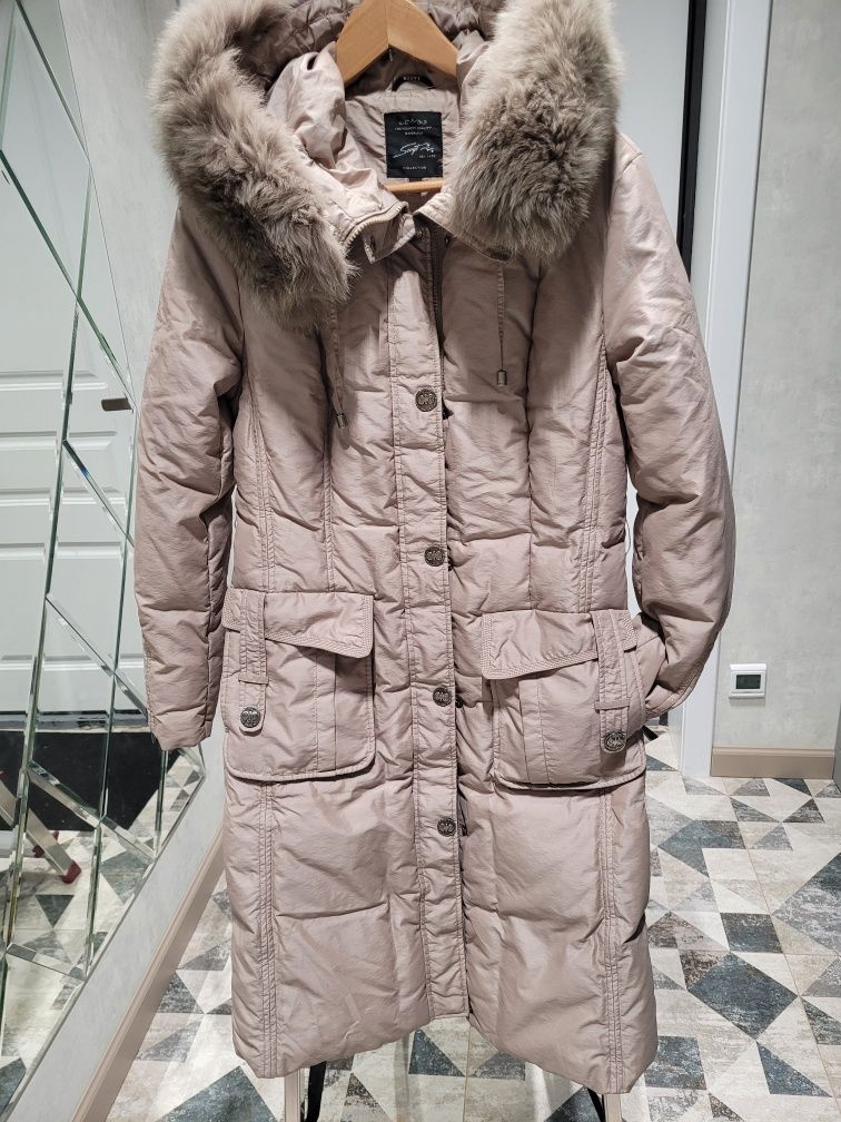 Продаю женскую зимнюю куртку