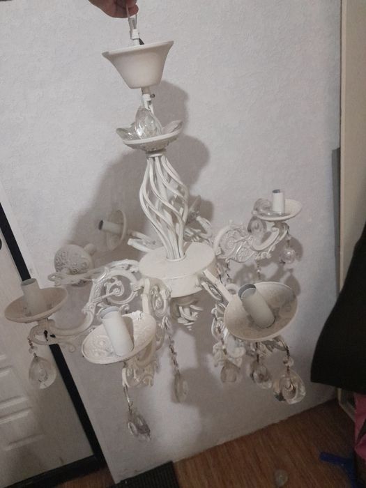 Продам люстру в хорошем состоянии