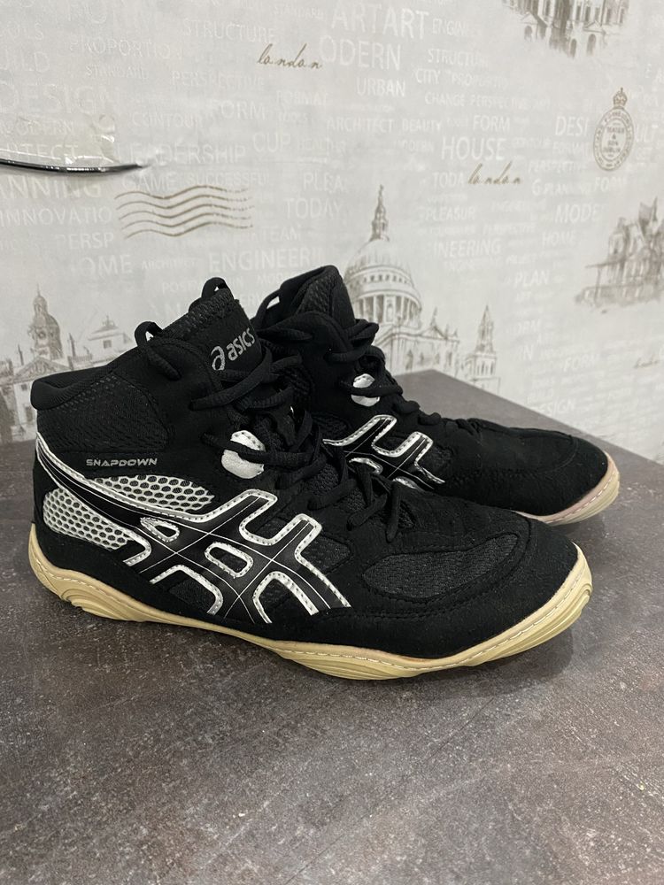 Борцовки ASICS в идеальном состоянии